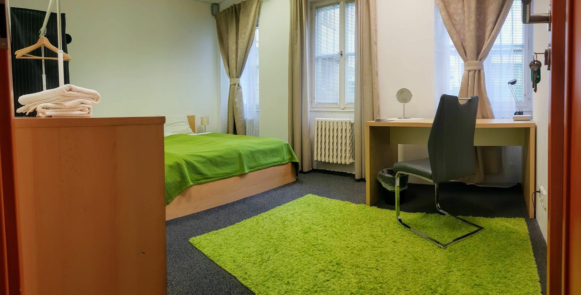Quiet Courtyard Apartment Praga Zewnętrze zdjęcie