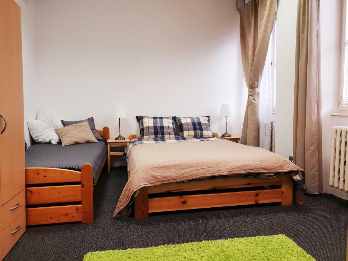 Quiet Courtyard Apartment Praga Zewnętrze zdjęcie